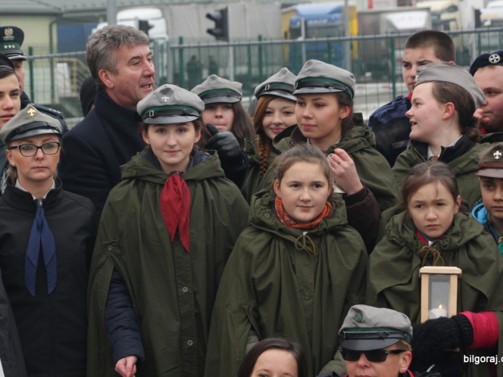 Światło z Betlejem w rękach naszych harcerzy (FOTO)