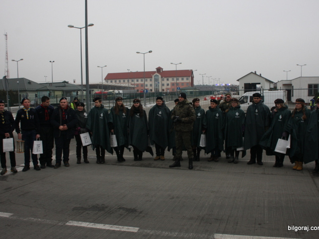 Światło z Betlejem w rękach naszych harcerzy (FOTO)