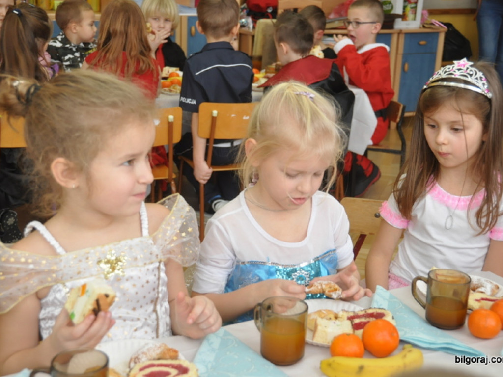 Karnawałowe szaleństwo na balu w Samorządowym Przedszkolu Nr 3 (FOTO)