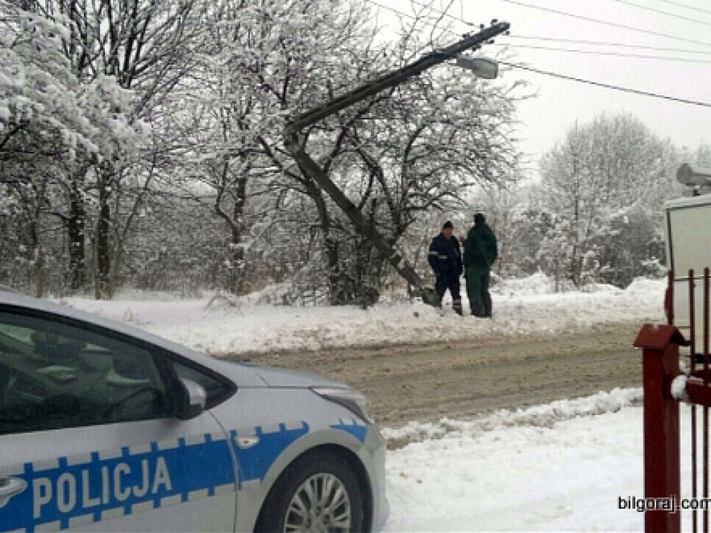 Uwaga trudne warunki na drogach. Aura nie wybacza brawury
