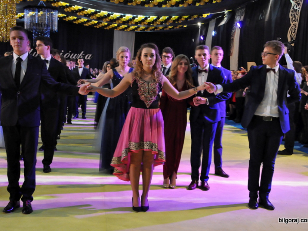 Bal studniówkowy w LO im. ONZ w Biłgoraju (FOTO, VIDEO)