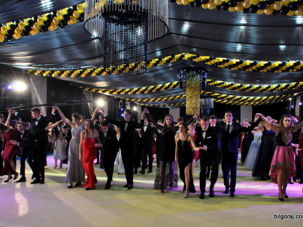 Bal studniówkowy w LO im. ONZ w Biłgoraju (FOTO, VIDEO)