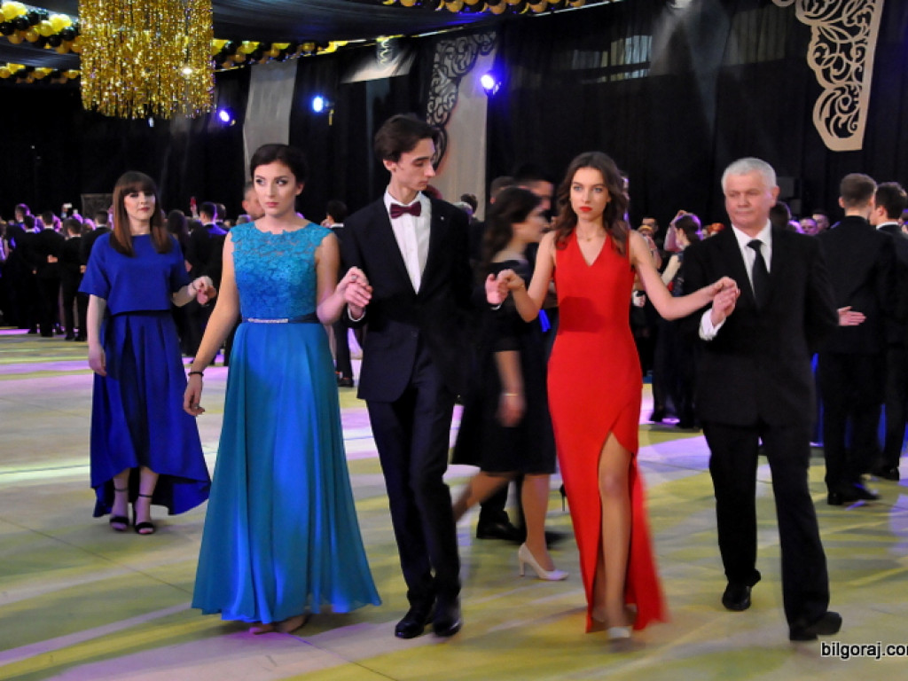 Bal studniówkowy w LO im. ONZ w Biłgoraju (FOTO, VIDEO)