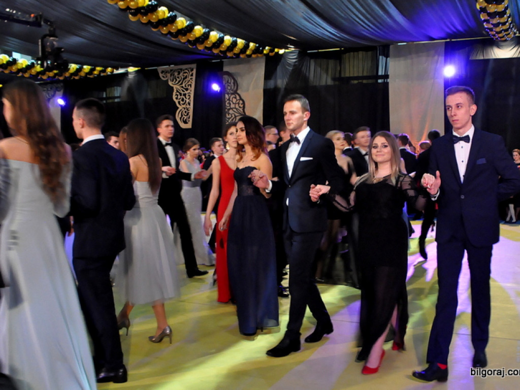 Bal studniówkowy w LO im. ONZ w Biłgoraju (FOTO, VIDEO)