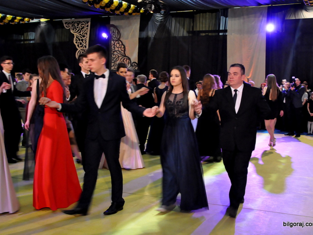 Bal studniówkowy w LO im. ONZ w Biłgoraju (FOTO, VIDEO)