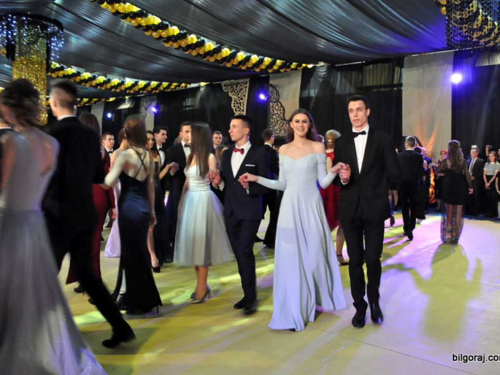 Bal studniówkowy w LO im. ONZ w Biłgoraju (FOTO, VIDEO)
