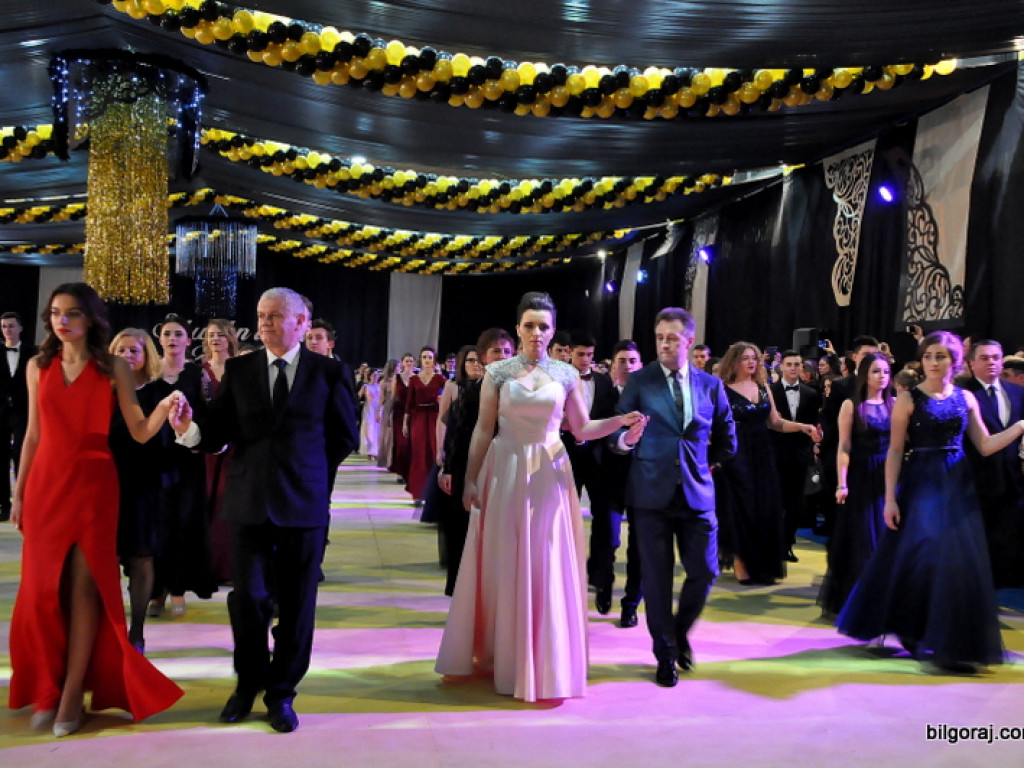 Bal studniówkowy w LO im. ONZ w Biłgoraju (FOTO, VIDEO)
