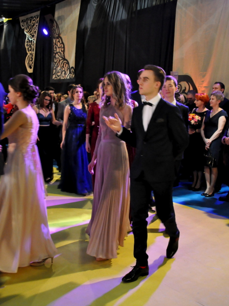 Bal studniówkowy w LO im. ONZ w Biłgoraju (FOTO, VIDEO)