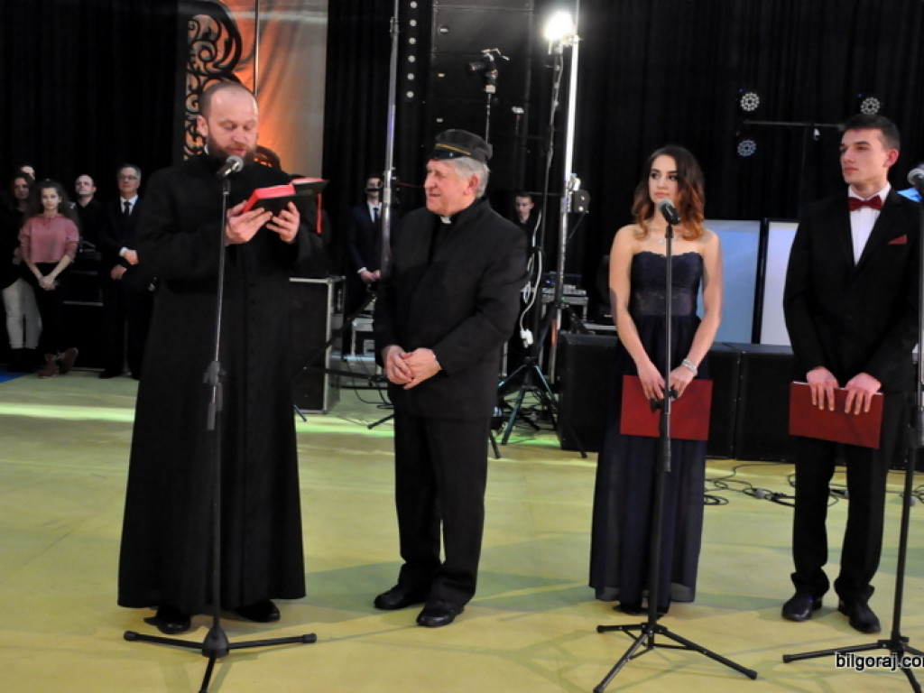 Bal studniówkowy w LO im. ONZ w Biłgoraju (FOTO, VIDEO)