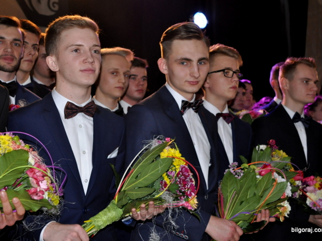 Bal studniówkowy w LO im. ONZ w Biłgoraju (FOTO, VIDEO)