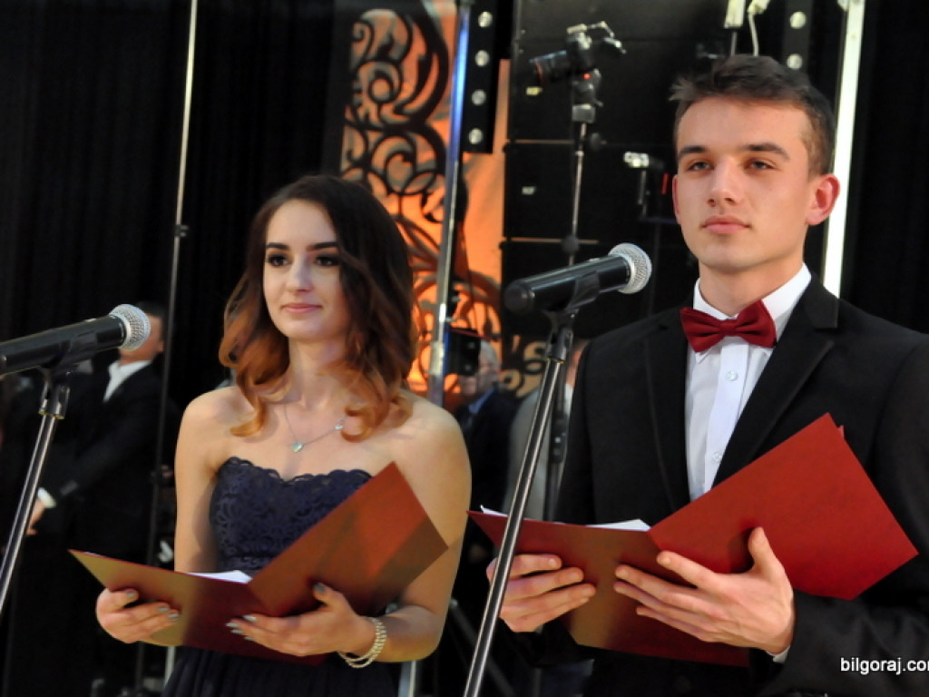 Bal studniówkowy w LO im. ONZ w Biłgoraju (FOTO, VIDEO)