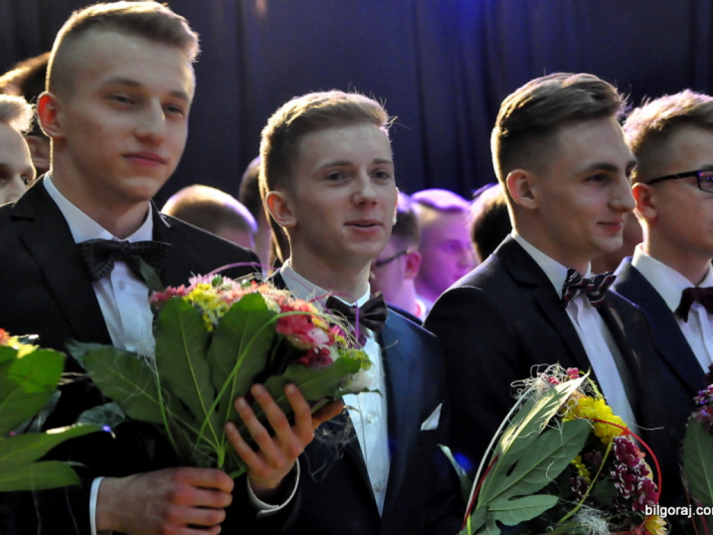 Bal studniówkowy w LO im. ONZ w Biłgoraju (FOTO, VIDEO)