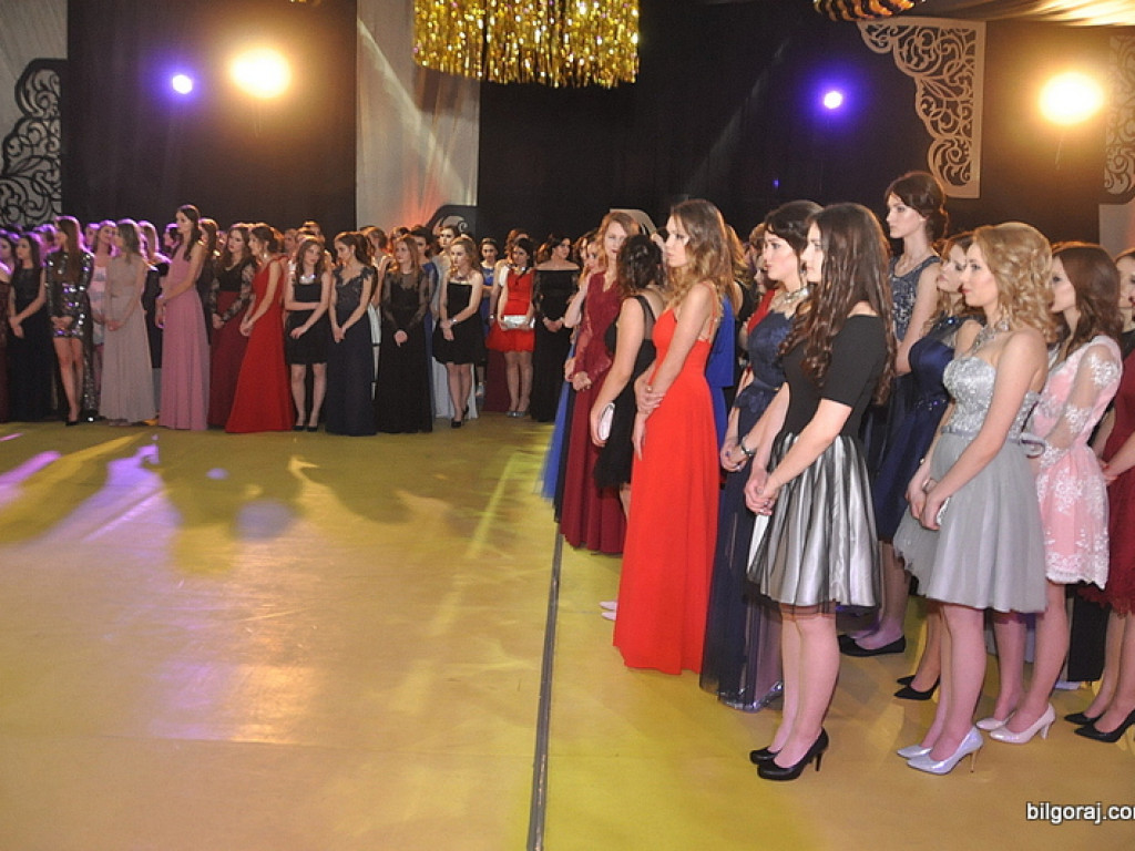 Bal studniówkowy w LO im. ONZ w Biłgoraju (FOTO, VIDEO)