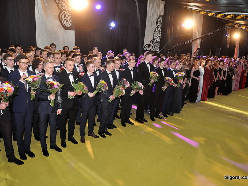Bal studniówkowy w LO im. ONZ w Biłgoraju (FOTO, VIDEO)