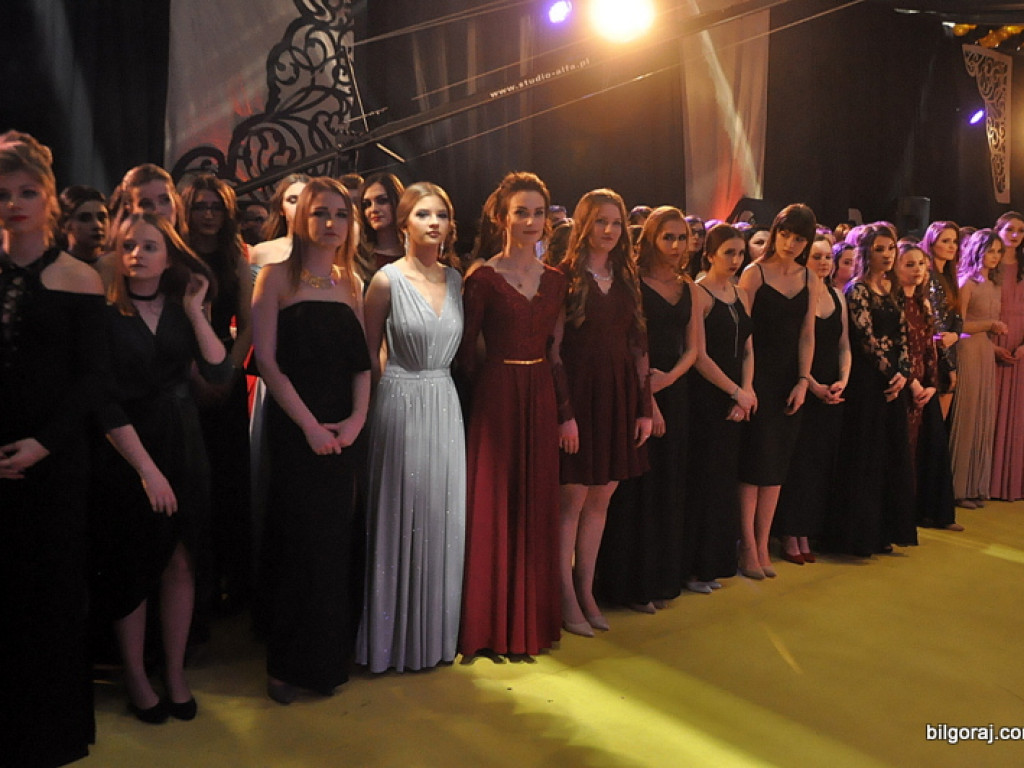 Bal studniówkowy w LO im. ONZ w Biłgoraju (FOTO, VIDEO)