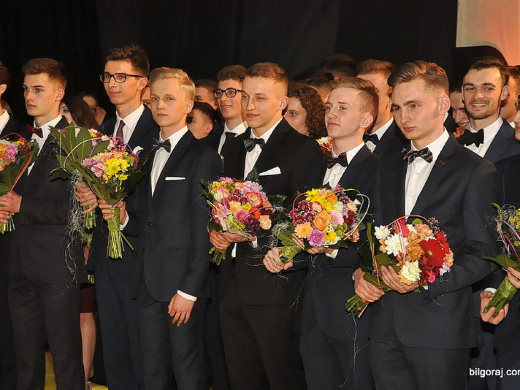 Bal studniówkowy w LO im. ONZ w Biłgoraju (FOTO, VIDEO)