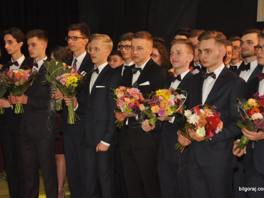 Bal studniówkowy w LO im. ONZ w Biłgoraju (FOTO, VIDEO)