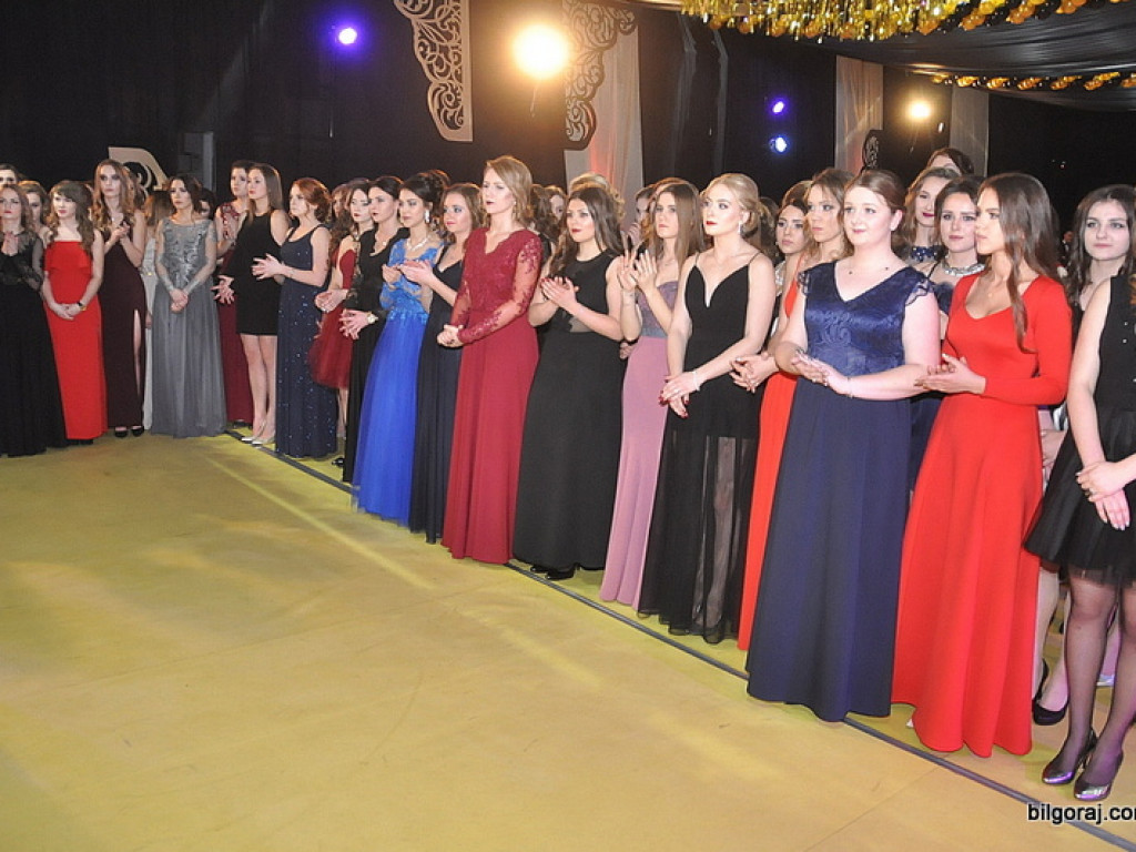 Bal studniówkowy w LO im. ONZ w Biłgoraju (FOTO, VIDEO)