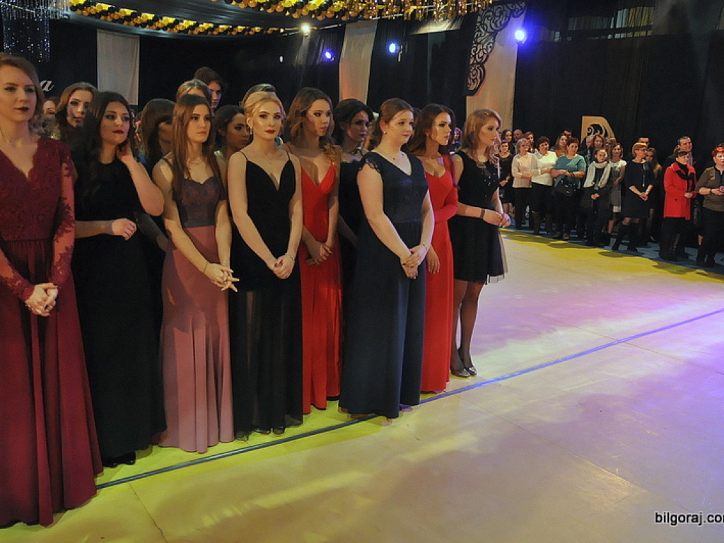 Bal studniówkowy w LO im. ONZ w Biłgoraju (FOTO, VIDEO)
