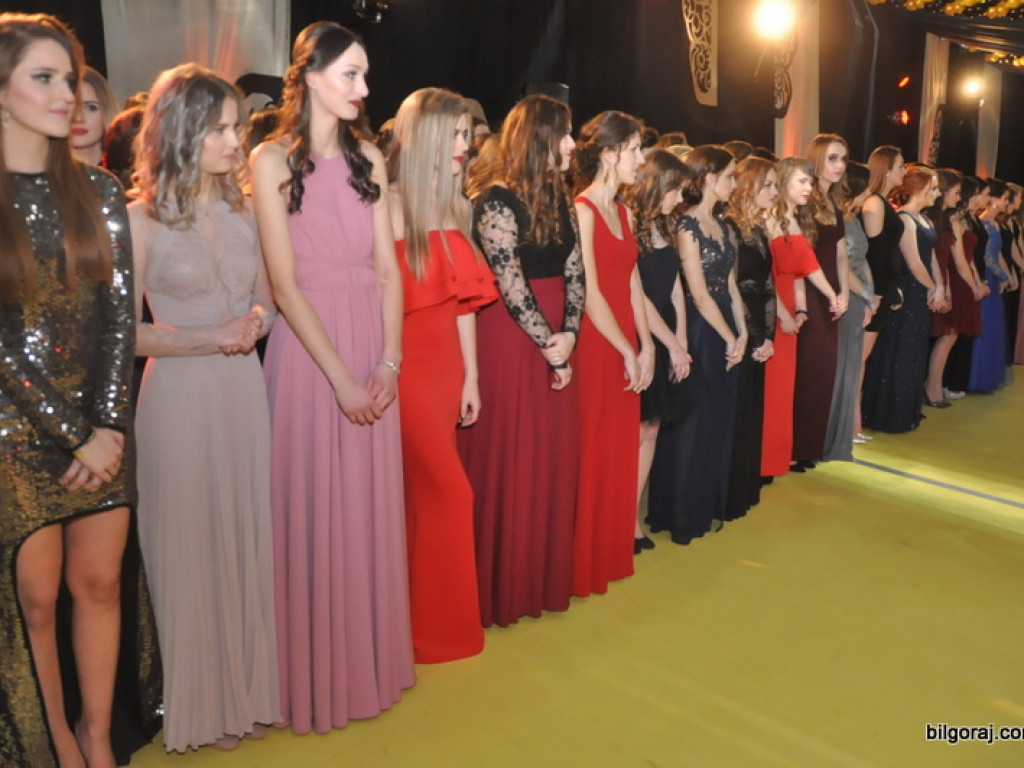 Bal studniówkowy w LO im. ONZ w Biłgoraju (FOTO, VIDEO)