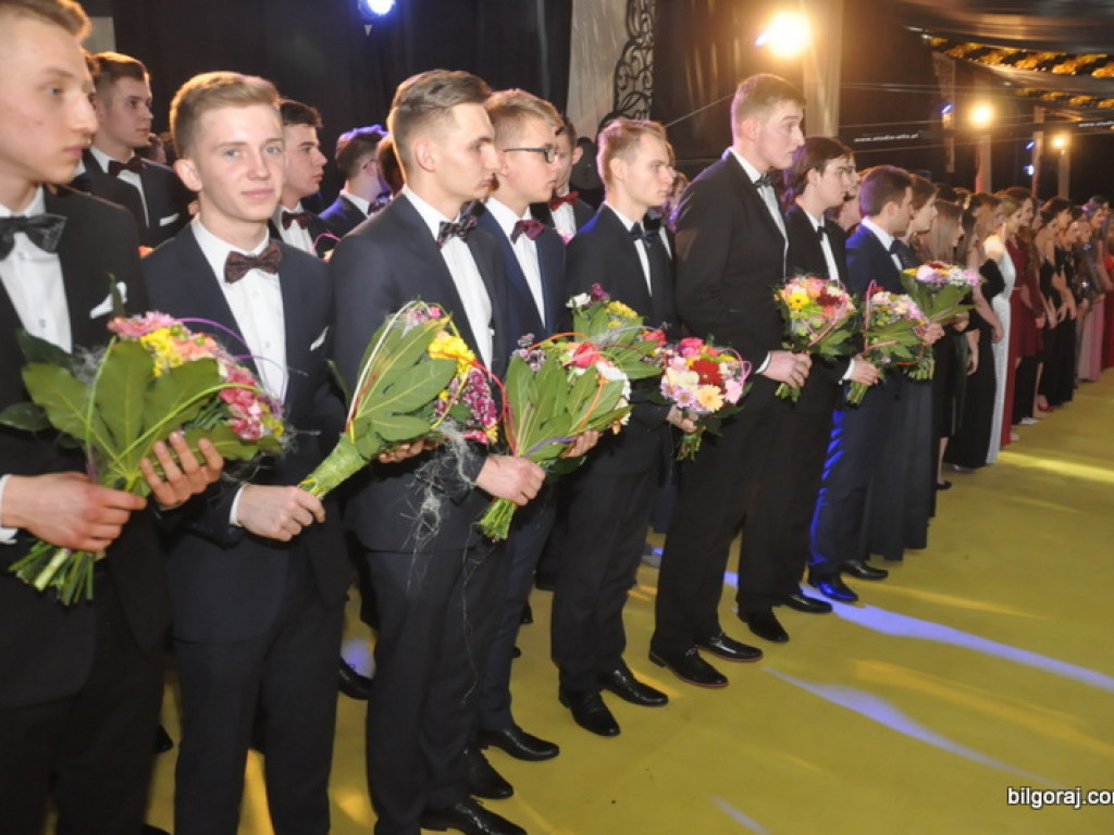 Bal studniówkowy w LO im. ONZ w Biłgoraju (FOTO, VIDEO)