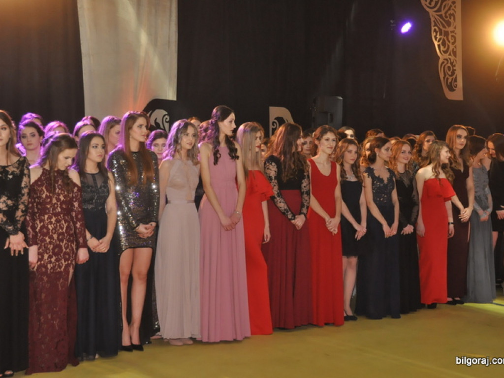 Bal studniówkowy w LO im. ONZ w Biłgoraju (FOTO, VIDEO)