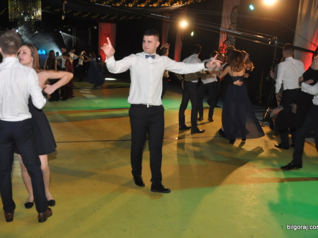 Bal studniówkowy w LO im. ONZ w Biłgoraju (FOTO, VIDEO)