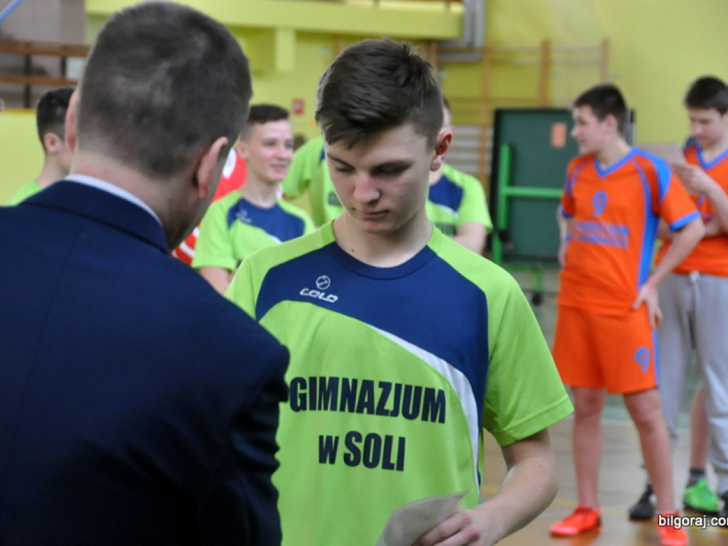 I Turniej Gimnazjalistów w Piłce Nożnej Halowej o Puchar Dyrektora ZSBiO (FOTO)