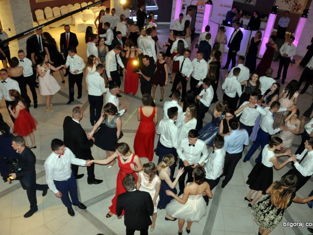 Bal studniówkowy maturzystów z ZSBiO (FOTO, VIDEO)
