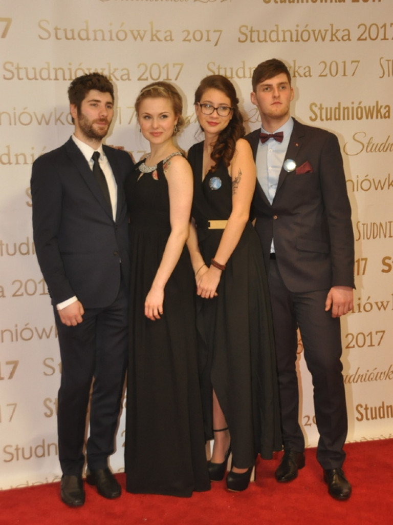 Bal studniówkowy maturzystów z ZSBiO (FOTO, VIDEO)