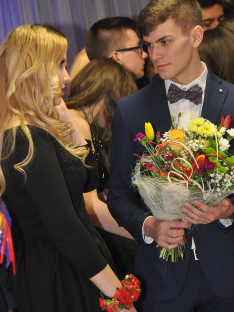 Bal studniówkowy maturzystów z ZSBiO (FOTO, VIDEO)
