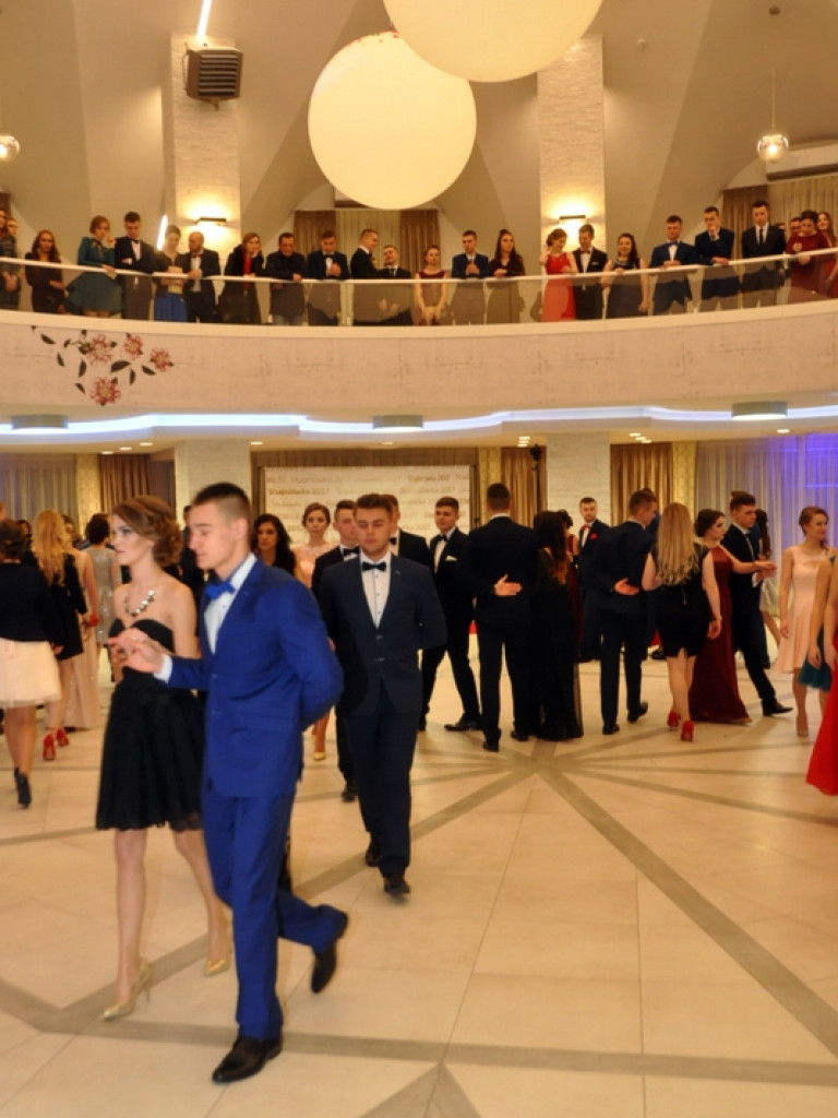 Bal studniówkowy maturzystów z ZSBiO (FOTO, VIDEO)
