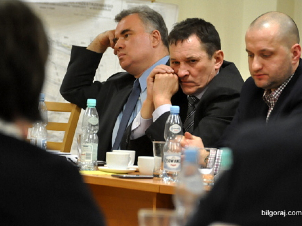 Nie będzie łączenia szkół. Radni zdecydowali o wygaszaniu gimnazjów