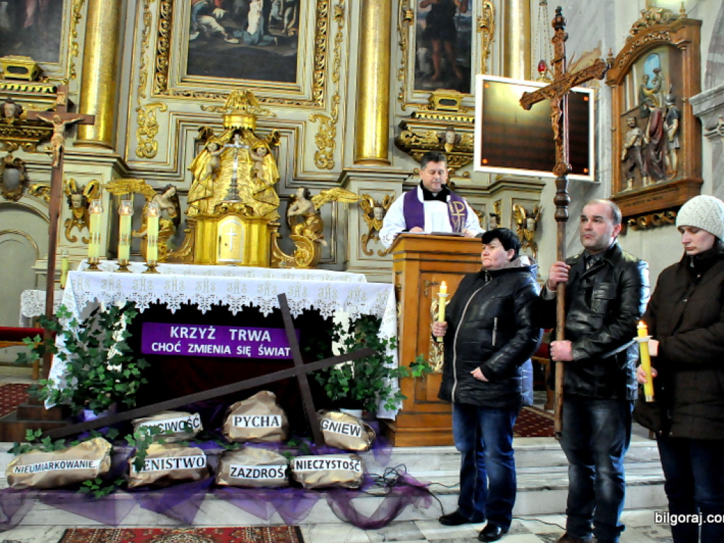 Droga Krzyżowa osób niepełnosprawnych (FOTO)