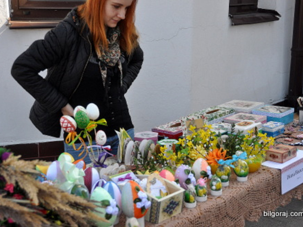 Powiatowy kiermasz wielkanocny w MZB w Biłgoraju (FOTO)