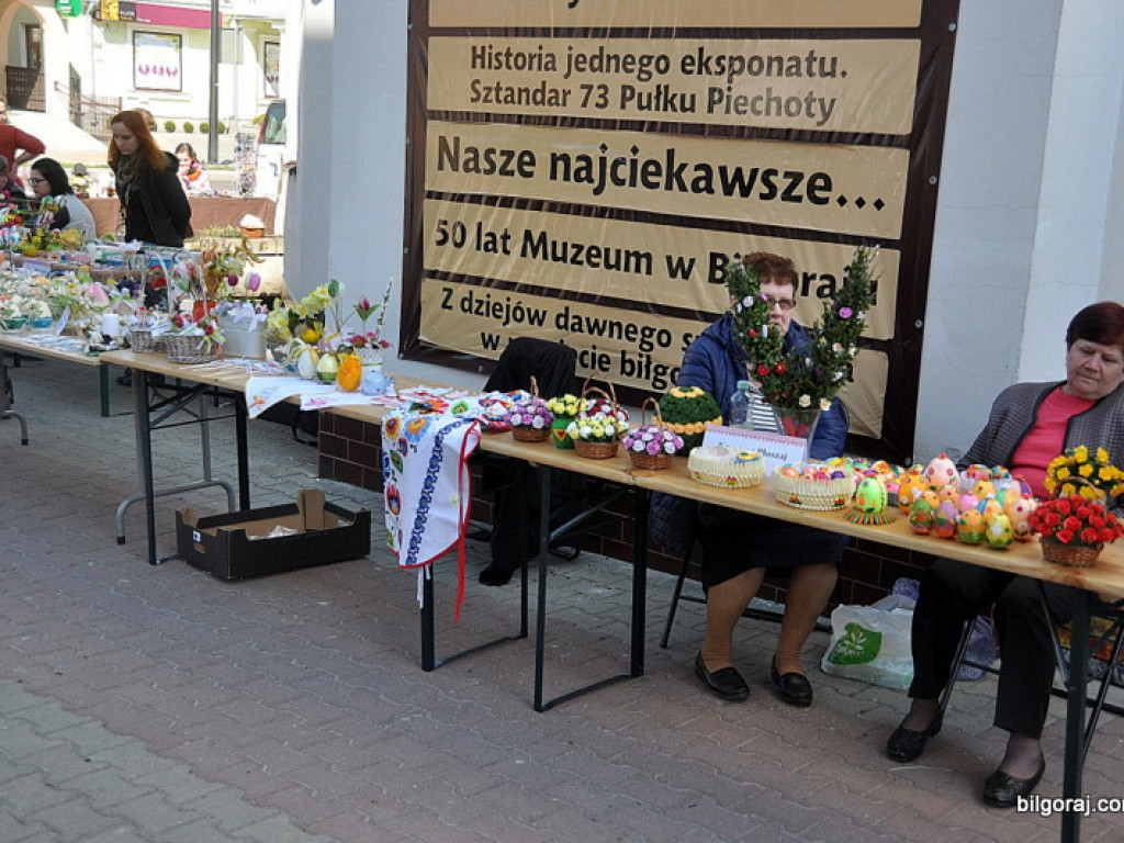 Powiatowy kiermasz wielkanocny w MZB w Biłgoraju (FOTO)