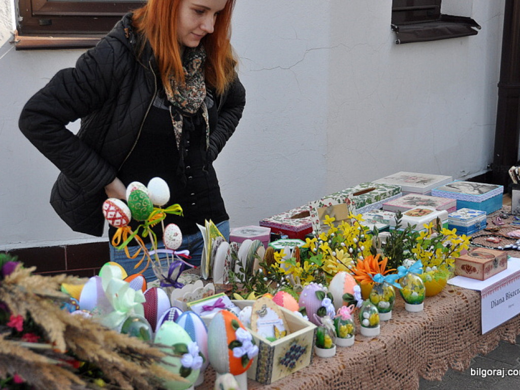 Powiatowy kiermasz wielkanocny w MZB w Biłgoraju (FOTO)