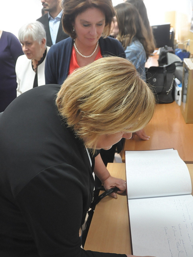 Biskup, wicemarszałek Sejmu i prezydentowa na świątecznym spotkaniu z niepełnosprawnymi (FOTO)