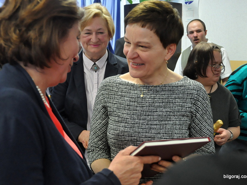 Biskup, wicemarszałek Sejmu i prezydentowa na świątecznym spotkaniu z niepełnosprawnymi (FOTO)