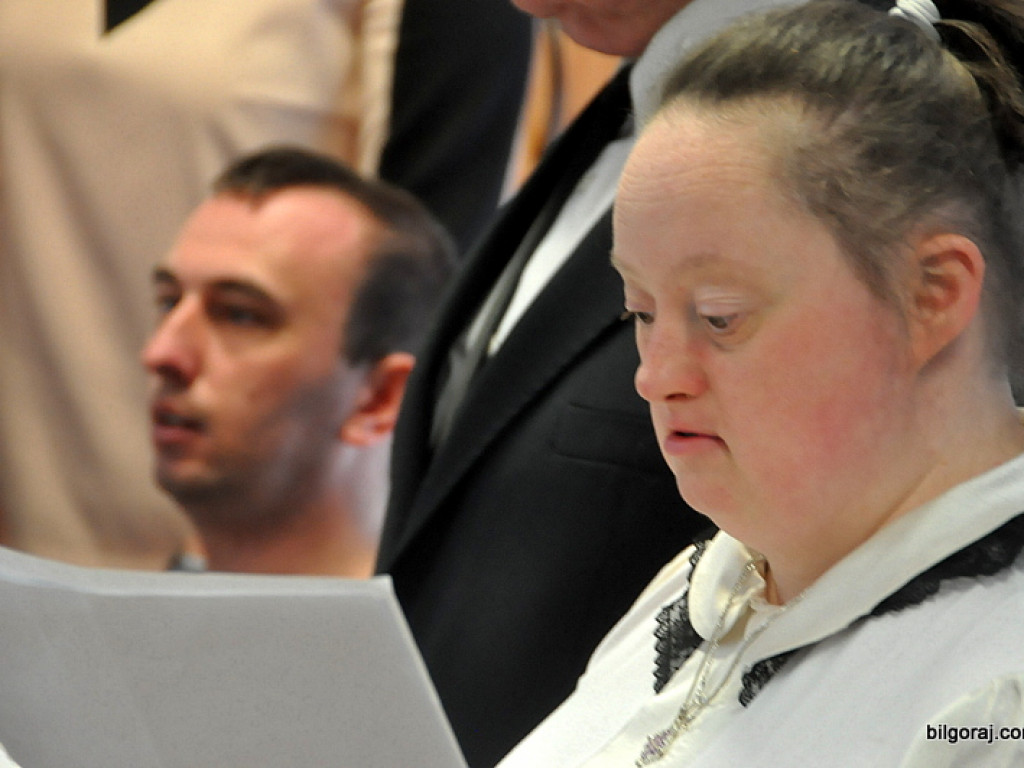 Biskup, wicemarszałek Sejmu i prezydentowa na świątecznym spotkaniu z niepełnosprawnymi (FOTO)