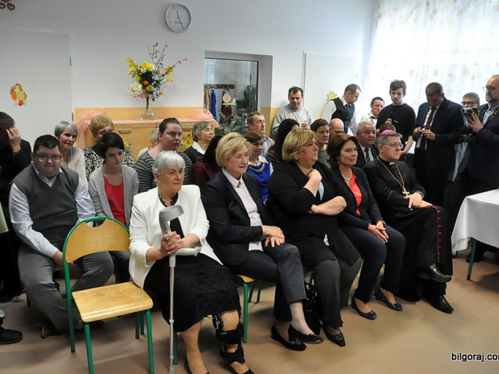 Biskup, wicemarszałek Sejmu i prezydentowa na świątecznym spotkaniu z niepełnosprawnymi (FOTO)