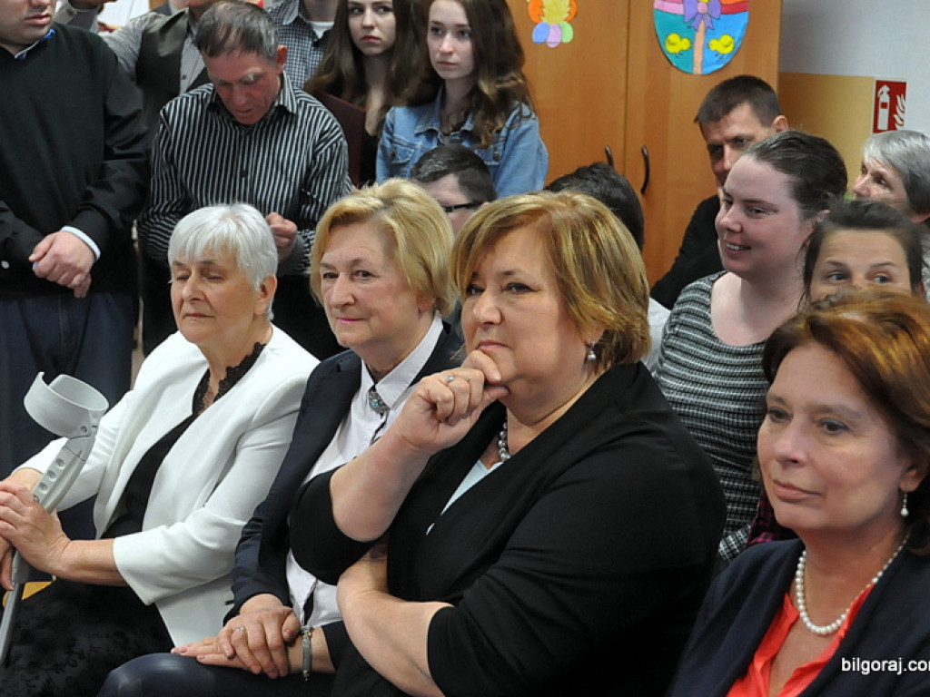 Biskup, wicemarszałek Sejmu i prezydentowa na świątecznym spotkaniu z niepełnosprawnymi (FOTO)