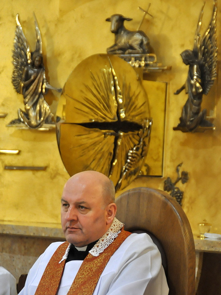Wielki Piątek w parafii św. Jana Pawła II (FOTO)