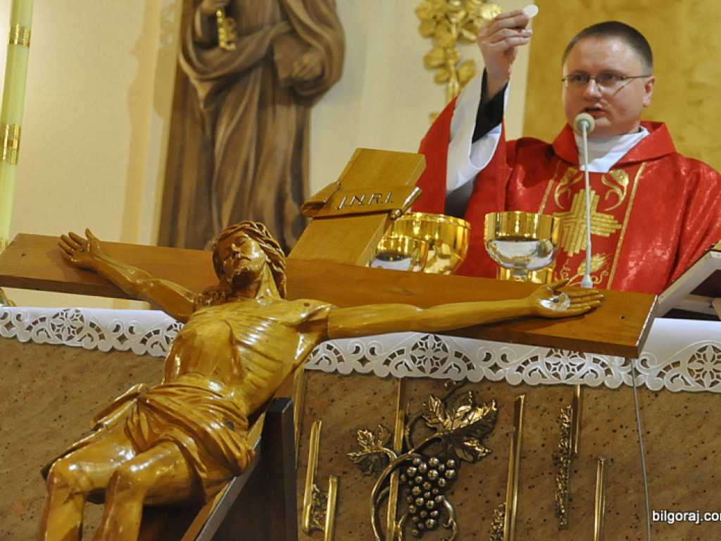 Wielki Piątek w parafii św. Jana Pawła II (FOTO)