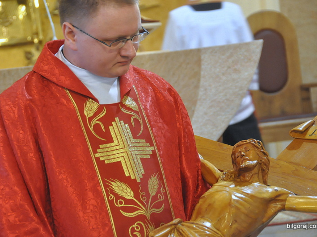 Wielki Piątek w parafii św. Jana Pawła II (FOTO)