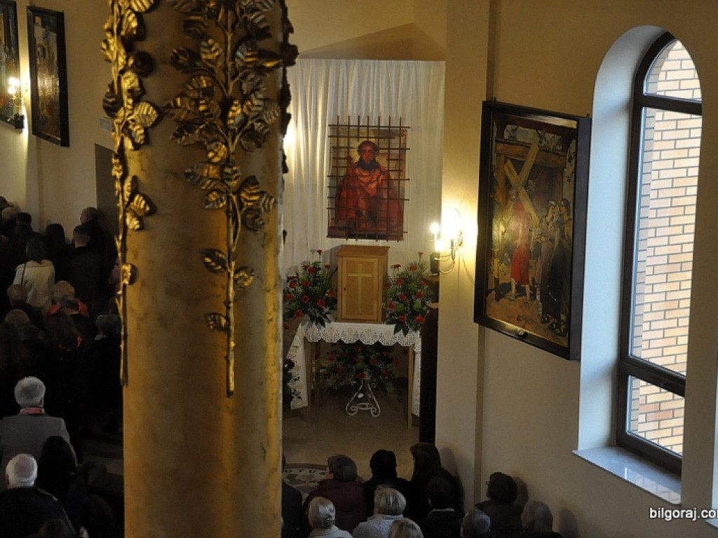 Wielki Piątek w parafii św. Jana Pawła II (FOTO)