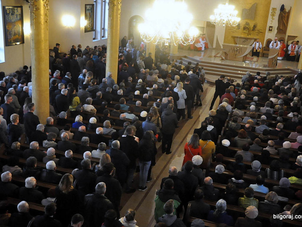 Wielki Piątek w parafii św. Jana Pawła II (FOTO)