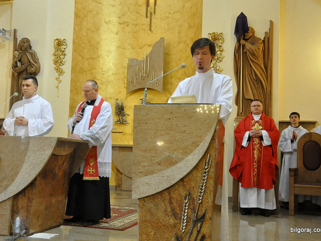 Wielki Piątek w parafii św. Jana Pawła II (FOTO)