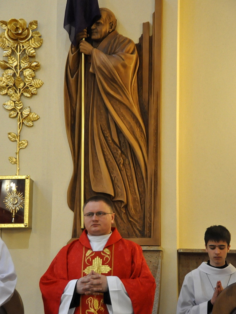 Wielki Piątek w parafii św. Jana Pawła II (FOTO)