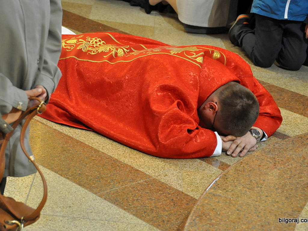 Wielki Piątek w parafii św. Jana Pawła II (FOTO)